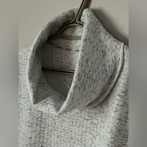 Women’s RBX Active Quilted Ultra-Soft Ribbed Fabric Mock-Neck Pullover - Picture 2 of 11